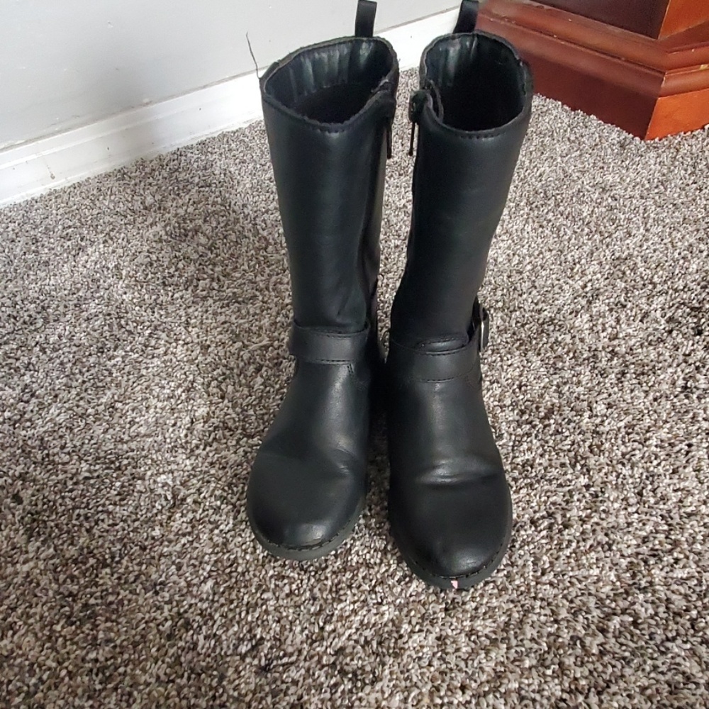 Black riding boots